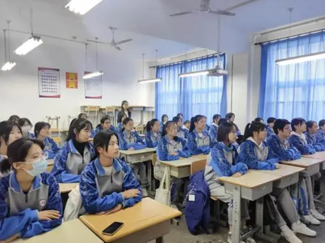 青岛西海岸新区黄海职业学校