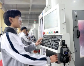 合肥高科经济技工学校学生活动