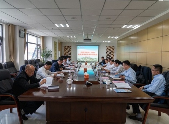 皖西学院校领导赴安徽金寨职业学校调研交流