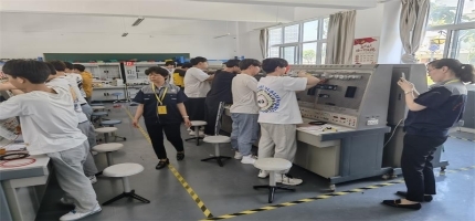 蚌埠建设学校教学设备